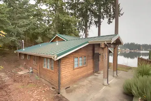 Lake Cabin with an Amazing View Hotels in Lacey