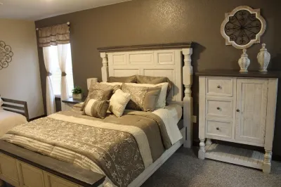 Quiet and Comfortable!  5 minutes away from parks/hospitals Hotels near Joplin Public Library