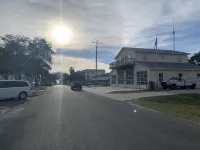 Sailor's Choice - NON SMOKING Apartment in Downtown Cedar Key with Gulf Views!