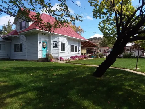 Bryce/Zion Cottage, 3 Bedroom, King Beds, Fiber INTERNET 1 GIG, Free Parking