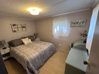 Cozy 2-bedroom campground in peaceful Claypool with AC, WiFi.  Overlooking lake Hotels near Hill Lake