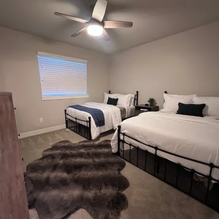 Cozy Cascade Nook - 2 bedroom basement apartment