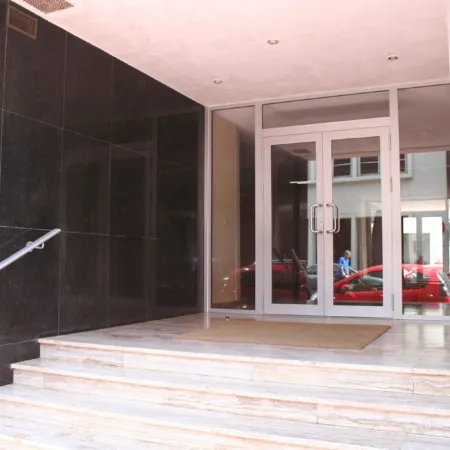 Superb apartment, downtown, private parking, quiet with elevator