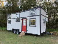 The Mini Melby - Tiny House on the Space Coast near area's most popular beaches Hotels in June Park