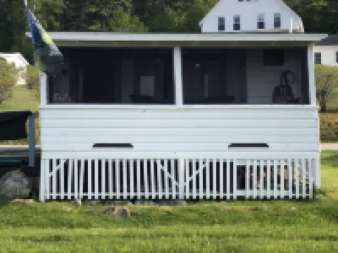 Cottage steps away from Newfound Lake. Relax and enjoy the view. Hotels in Bristol