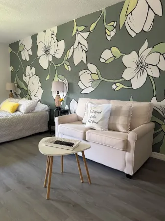 The Sanford Foodie Guest House