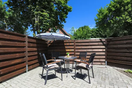 Non smoking apartment, ideal for 2 to 4 persons, quiet place suitable for allergy sufferers,