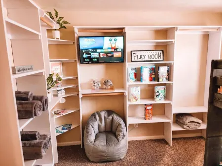 Glendale Heated Pool Pet Friendly