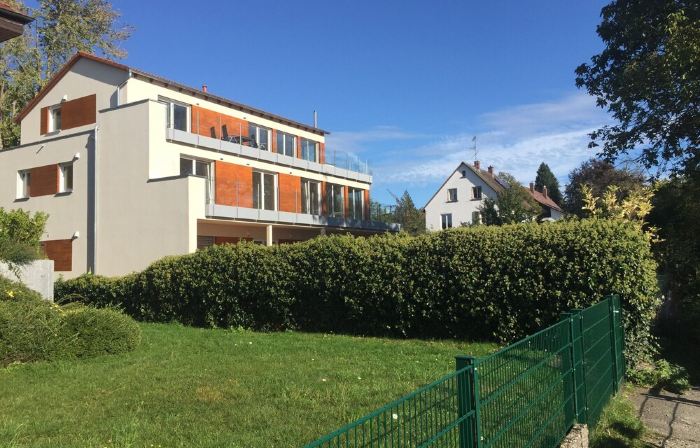 Direct lake with large south-west balcony (new building 2019)