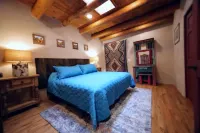 Casita with Private Hot Tub Near Santa Fe Plaza