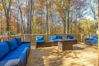 Group Cabin with Hot Tub & Games