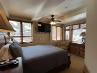 Make memories. Cozy ski in ski out.  Convenient to skiing and restaurants!