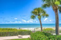 Newly Renovated Direct Gulf Front Condo on IRB! Hotels in Indian Rocks Beach