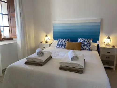 Vacation home with sea view. Private parking