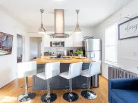 Charming &Spacious 3BD, 1BA, Fam-Friendly-Yard&Porch Hotels in Fairfield