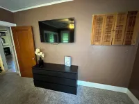 Stay in Our Quaint Cottage Retreat for a Memorable Escape! Hotels in Duncan