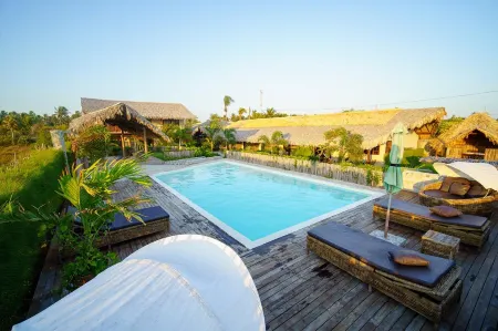 Luxurious Lodge Room 2