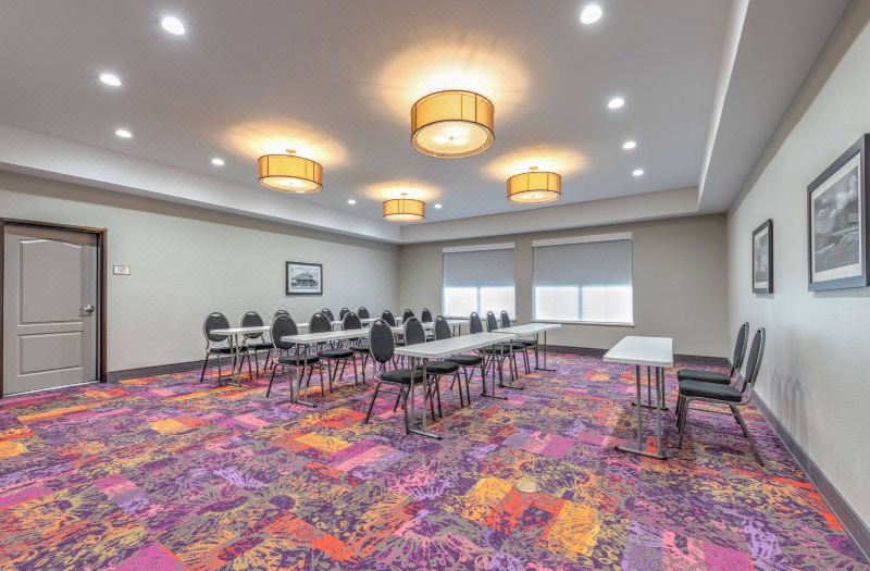 La Quinta Inn & Suites by Wyndham Tyler - University Area photo 2