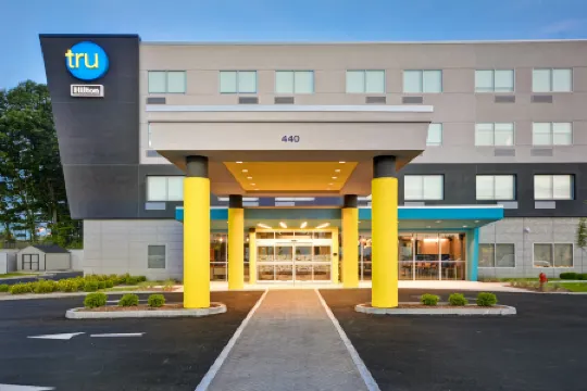 Tru by Hilton Chicopee Springfield