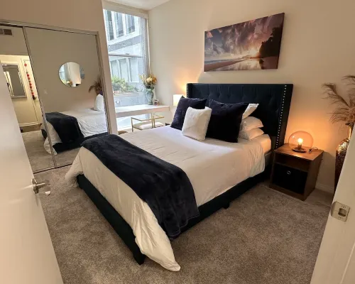 Lush 1 bd Koreatown w/ FREE parking & In-Unit laundry Hotels in Commerce