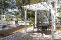 A Glimpse of Heaven in Carillon Beach! Steps to Beach w/ Complimentary Loungers!