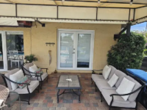 Waterfront Intercostal Family- House, walking distance to the Beach