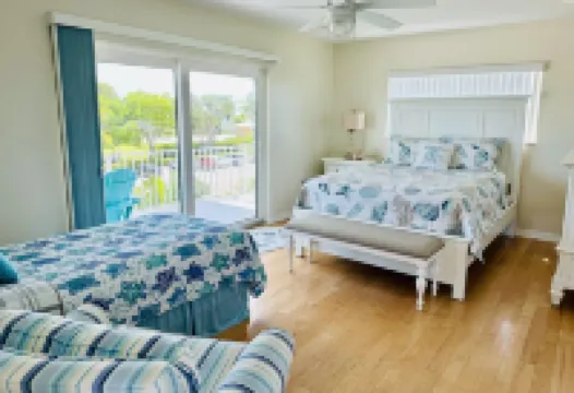 Beachfront Home  Pool/Tiki/Dock