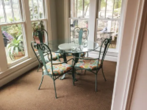 Beautiful Charlotte Lake Wylie Waterfront Bungalow Hotels in Steele Creek