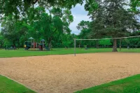 BCS Back Forty- fully stocked home & great yard—close to A&M, great food & fun.