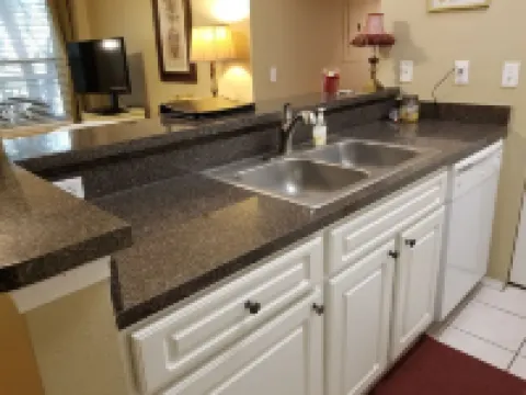 5 min. to Madiera Beach, Fl. GATED. PERFECT !