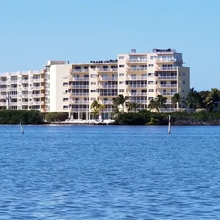 Spectacular Oceanfront Views , Free Wifi, HD Smart TV'S, Summer Special Rates