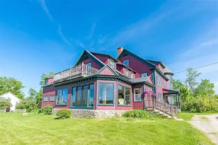 Charming Applebrook Historic Home - Mountain Views & Spacious Grounds Отели в г. Джефферсон