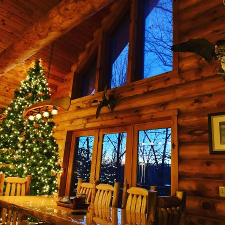 White River - Crooked Creek Log House