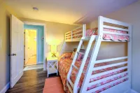 Walk to family friendly beach in West Dennis! Hotels near Cuffy's