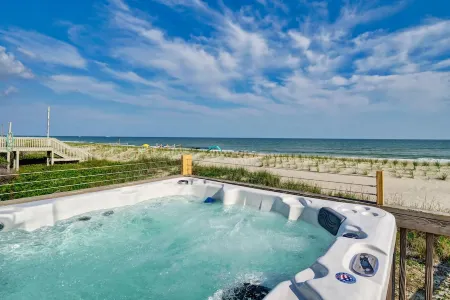 Oceanfront with Hot Tub & Elevator. Views from Every Room!