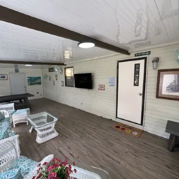 Waterfront Fishing Retreat.  Near Dunns Creek, Crescent Lake, St John's River