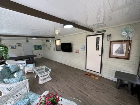 Waterfront Fishing Retreat.  Near Dunns Creek, Crescent Lake, St John's River