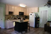 Bass Lake Cozy Cottage near Yosemite