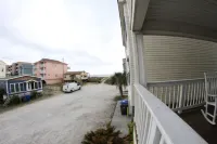 Pet friendly Leeward Cottage: Only a Few Steps to the Beach - 2성급