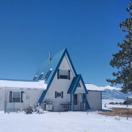 The Blue Elk: Private Retreat :  Breathtaking Mountain Views - Excellent Access