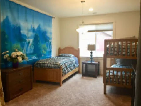 Beautiful 6 bedroom, 3 bathroom house custom built for vacation rental.