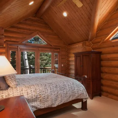 4 BR Mountain Village Luxury Log Home - Great Views, Sleeps 10