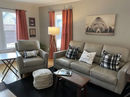 Cozy Downtown Home 🏘 Отели рядом с достопримечательностью «Casper Events Center»