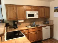 Ketchikan Northern Retreat - 3 Bedroom Apartment on Large Private Lot