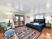 Exquisite Vacation Home with Hot Tub, EV Charger アーノルドのホテル