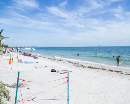 SEASONAL RENTAL IN KEY BISCAYNE Hoteles en Key Biscayne