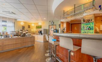 B&B Hotel Calais Terminal Cité Europe 4 étoiles