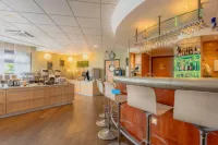B&B Hotel Calais Terminal Cité Europe 4 étoiles فنادق في Escalles