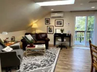 Happy Valley Studio - Peaceful rest in nature, just 5 minutes from downtown!