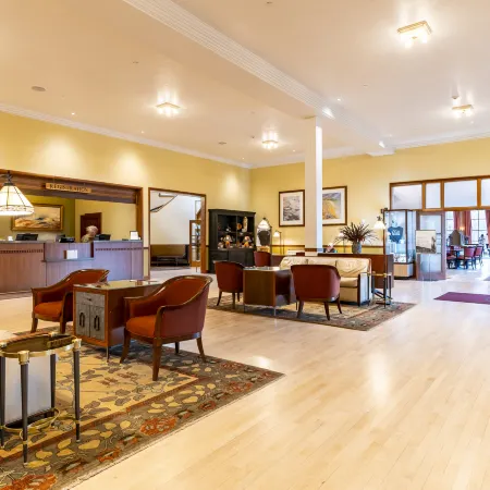 Mammoth Hot Springs Hotel